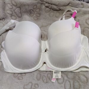 2 Victoria's Secret White T-Shirt Bra's with Underwire Support